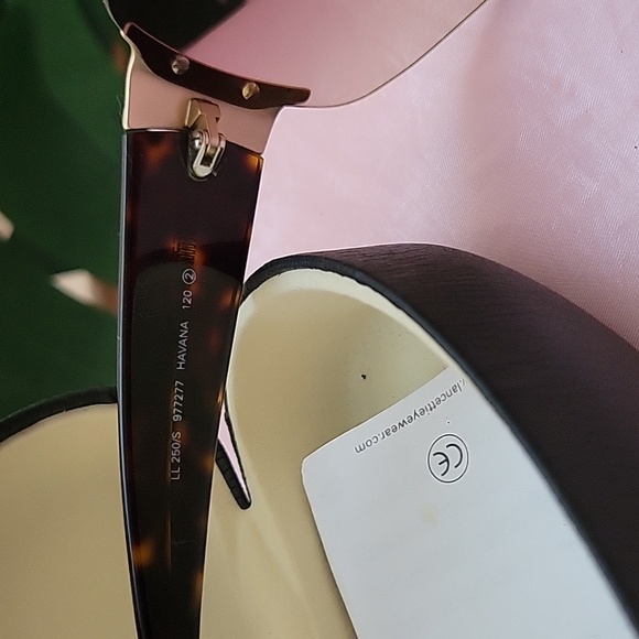 ✨️LANCETTI✨️ Vintage Women's Edgy Yet Sophisticated Sunglasses✨️ - Picture 4 of 8